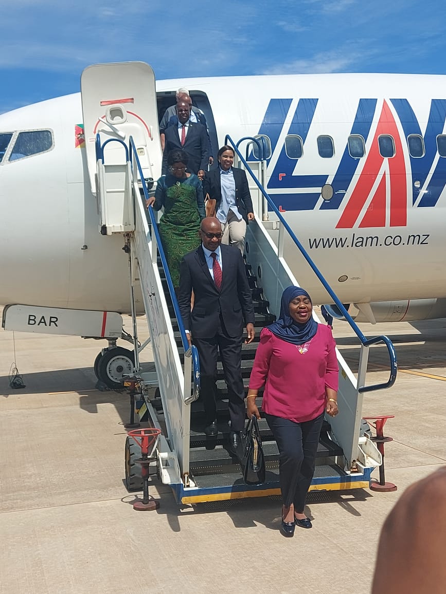 4 mil mineiros escalam Aeroporto Filipe Jacinto Nyusi